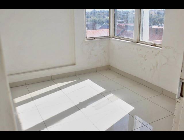 512M² BUSINESS TO LET IN BOKSBURG CENTRAL